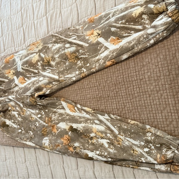Comfrt fall 2024 camo sweat pants NWOT - Picture 2 of 6